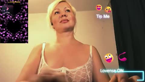 Snapshot of angelaroberti2 chatting on 14, 2, 2026 glow online show from 14, 2, 2026