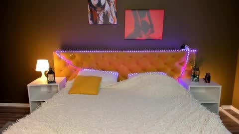 angelawallace online show from 23, 2, 2025