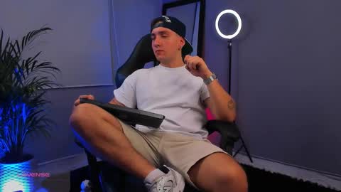 Snapshot of angelbell19 chatting on 10, 9, 2025 angelbell19 online show from 10, 9, 2025