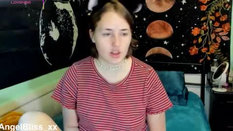 Snapshot of angelbliss_xx chatting on 20, 11, 2025 Angel online show from 20, 11, 2025