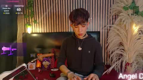 Angel dust online show from 15, 3, 2026