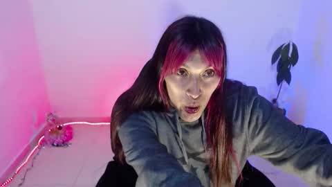 Snapshot of angele_johnson chatting on 29, 10, 2025 angele online show from 29, 10, 2025