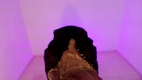 Snapshot of angele_johnson chatting on 19, 4, 2026 angele online show from 19, 4, 2026