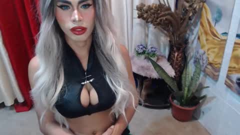 Snapshot of angelic_face_808 chatting on 8, 2, 2025 DIVINE ANGEL online show from 8, 2, 2025