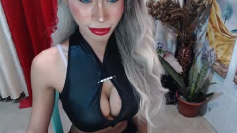 Snapshot of angelic_face_808 chatting on 12, 2, 2025 DIVINE ANGEL online show from 12, 2, 2025