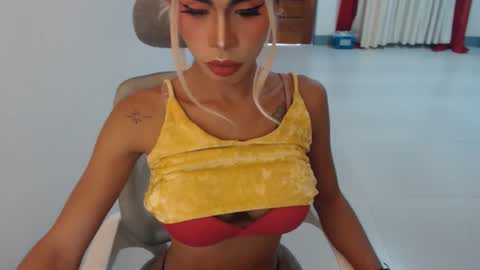 Snapshot of angelic_face_808 chatting on 15, 9, 2025 DIVINE ANGEL online show from 15, 9, 2025