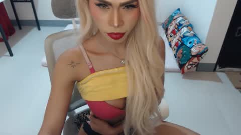 Snapshot of angelic_face_808 chatting on 3, 2, 2026 DIVINE ANGEL online show from 3, 2, 2026