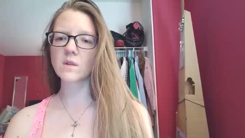 Snapshot of angelicangel3 chatting on 5, 4, 2026 AngelicAngel online show from 5, 4, 2026