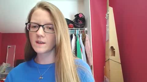 Snapshot of angelicangel3 chatting on 6, 4, 2026 AngelicAngel online show from 6, 4, 2026