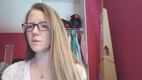 Snapshot of angelicangel3 chatting on 7, 4, 2026 AngelicAngel online show from 7, 4, 2026