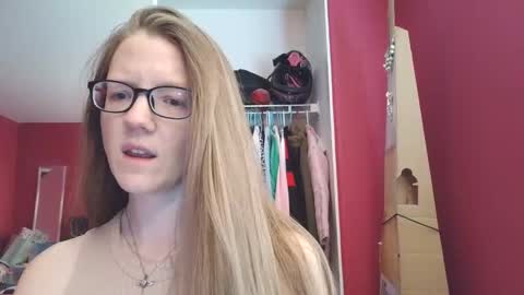 Snapshot of angelicangel3 chatting on 14, 4, 2026 AngelicAngel online show from 14, 4, 2026