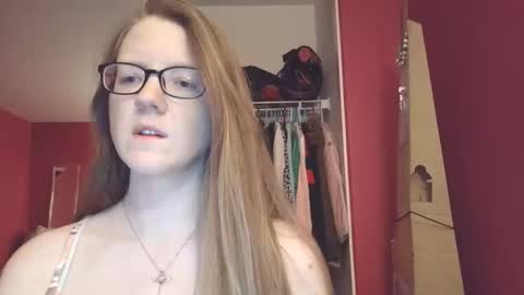 Snapshot of angelicangel3 chatting on 21, 4, 2026 AngelicAngel online show from 21, 4, 2026