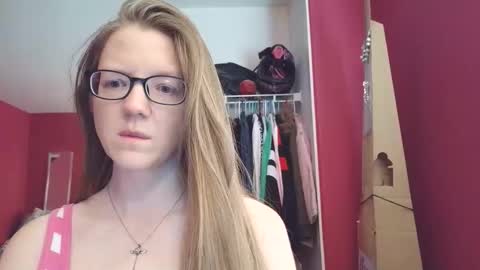 Snapshot of angelicangel3 chatting on 30, 4, 2026 AngelicAngel online show from 30, 4, 2026