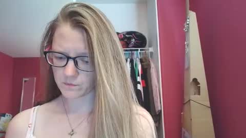 Snapshot of angelicangel3 chatting on 11, 5, 2026 AngelicAngel online show from 11, 5, 2026
