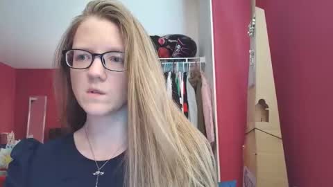 Snapshot of angelicangel3 chatting on 18, 5, 2026 AngelicAngel online show from 18, 5, 2026