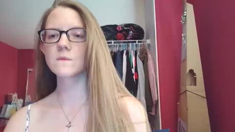 Snapshot of angelicangel3 chatting on 19, 5, 2026 AngelicAngel online show from 19, 5, 2026