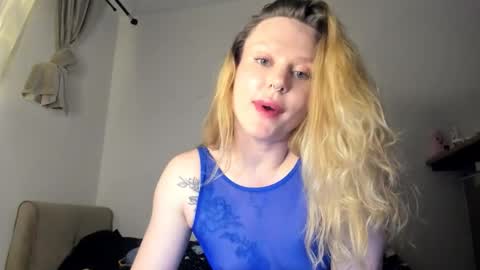 Snapshot of angelikaburn chatting on 22, 12, 2025 Angelika online show from 22, 12, 2025