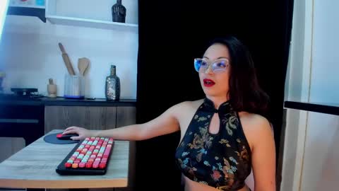 Snapshot of angelinablanc_ chatting on 6, 3, 2025 ANGELINA online show from 6, 3, 2025