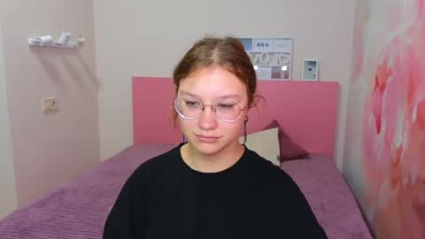 AngelinaLow online show from 9, 9, 2025