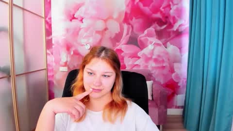 AngelinaLow online show from 18, 5, 2026