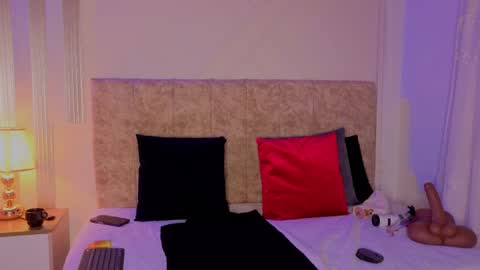 Snapshot of angelinarouse_ chatting on 2, 4, 2026 angelinarouse_ online show from 2, 4, 2026