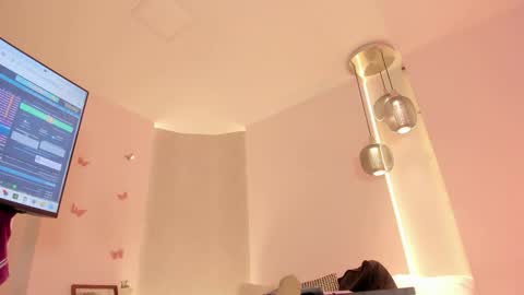 Angeline  online show from 12, 11, 2025