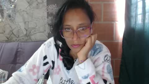 angela online show from 28, 1, 2025