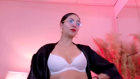 Snapshot of angell_bell chatting on 1, 3, 2025 Angel online show from 1, 3, 2025