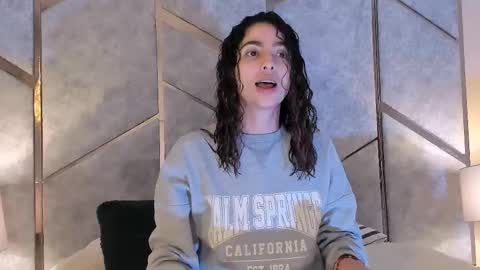 Snapshot of angell_bell chatting on 8, 3, 2025 Angel online show from 8, 3, 2025