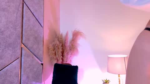 Snapshot of angell_bell chatting on 12, 3, 2025 Angel online show from 12, 3, 2025