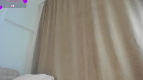 Snapshot of angelly_fox chatting on 1, 4, 2026 Angelli online show from 1, 4, 2026