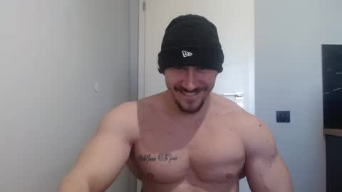 Snapshot of angelofit chatting on 6, 3, 2025  ------- SEX SHOW WITH GUYS AND GIRLS  MUSCLE SHOW online show from 6, 3, 2025
