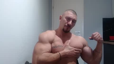 Snapshot of angelofit chatting on 7, 10, 2025  ------- SEX SHOW WITH GUYS AND GIRLS  MUSCLE SHOW online show from 7, 10, 2025