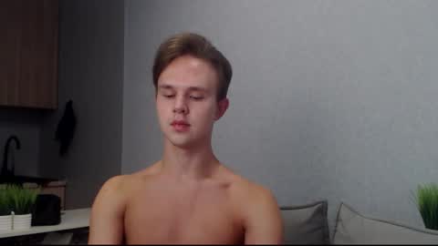 Snapshot of angelraaay chatting on 28, 9, 2025 Angel online show from 28, 9, 2025