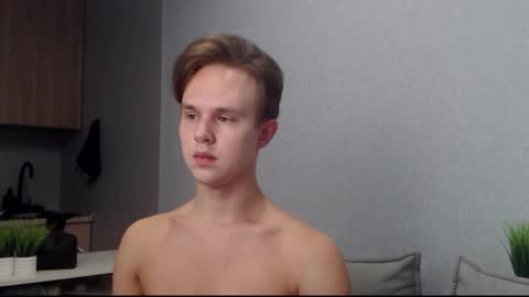 Snapshot of angelraaay chatting on 13, 10, 2025 Angel online show from 13, 10, 2025