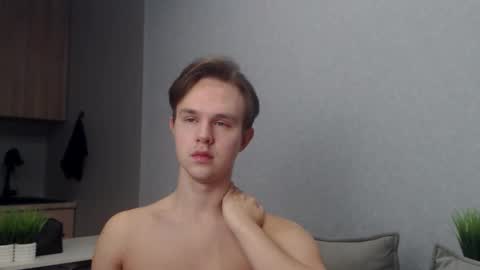 Snapshot of angelraaay chatting on 14, 12, 2025 Angel online show from 14, 12, 2025