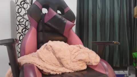 Snapshot of angels_chat chatting on 5, 12, 2025 ivanna online show from 5, 12, 2025