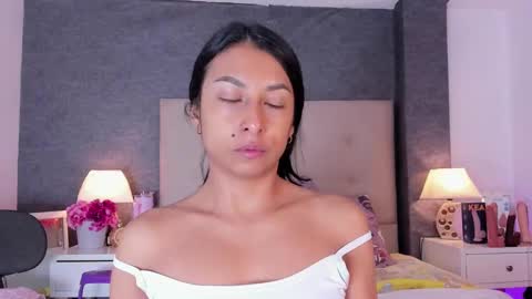 Angela online show from 8, 10, 2025