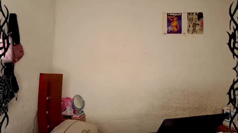 Snapshot of angelsdustxxx chatting on 5, 12, 2024 online show from 5, 12, 2024