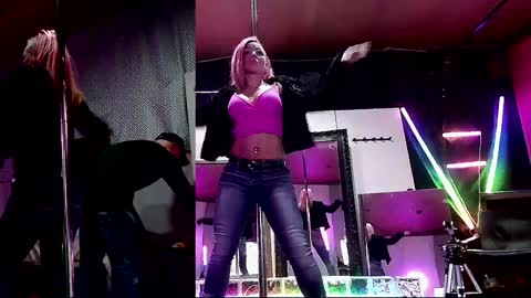 Snapshot of angelsparkle80 chatting on 22, 12, 2024 Madison Marie online show from 22, 12, 2024