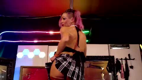 Snapshot of angelsparkle80 chatting on 18, 10, 2025 Madison Marie online show from 18, 10, 2025