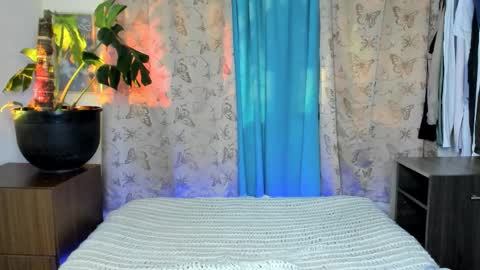 Snapshot of angelwhitte chatting on 12, 2, 2026 angelwhitte online show from 12, 2, 2026