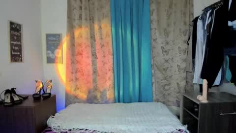 Snapshot of angelwhitte chatting on 11, 4, 2026 angelwhitte online show from 11, 4, 2026