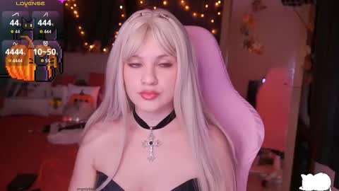 Snapshot of angelytaxx chatting on 15, 10, 2025 Angel online show from 15, 10, 2025