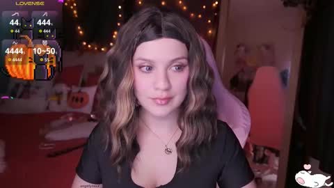 Snapshot of angelytaxx chatting on 28, 10, 2025 Angel online show from 28, 10, 2025