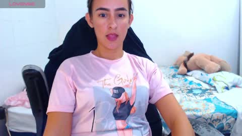 Snapshot of angie_dreamgirl chatting on 20, 4, 2026 IG angie dreamgirl01 online show from 20, 4, 2026