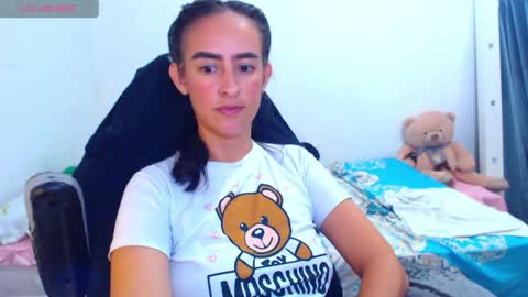 Snapshot of angie_dreamgirl chatting on 25, 4, 2026 IG angie dreamgirl01 online show from 25, 4, 2026