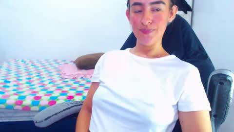 Snapshot of angie_dreamgirl chatting on 14, 5, 2026 IG angie dreamgirl01 online show from 14, 5, 2026