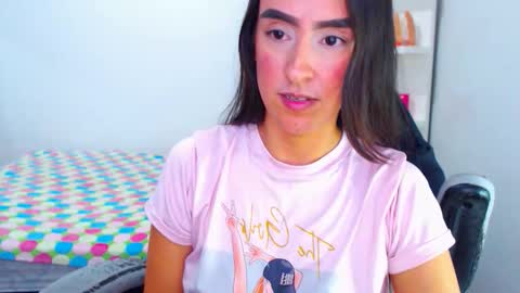 Snapshot of angie_dreamgirl chatting on 19, 5, 2026 IG angie dreamgirl01 online show from 19, 5, 2026