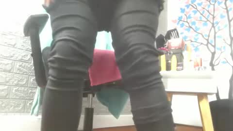 angierot2025 online show from 10, 10, 2025